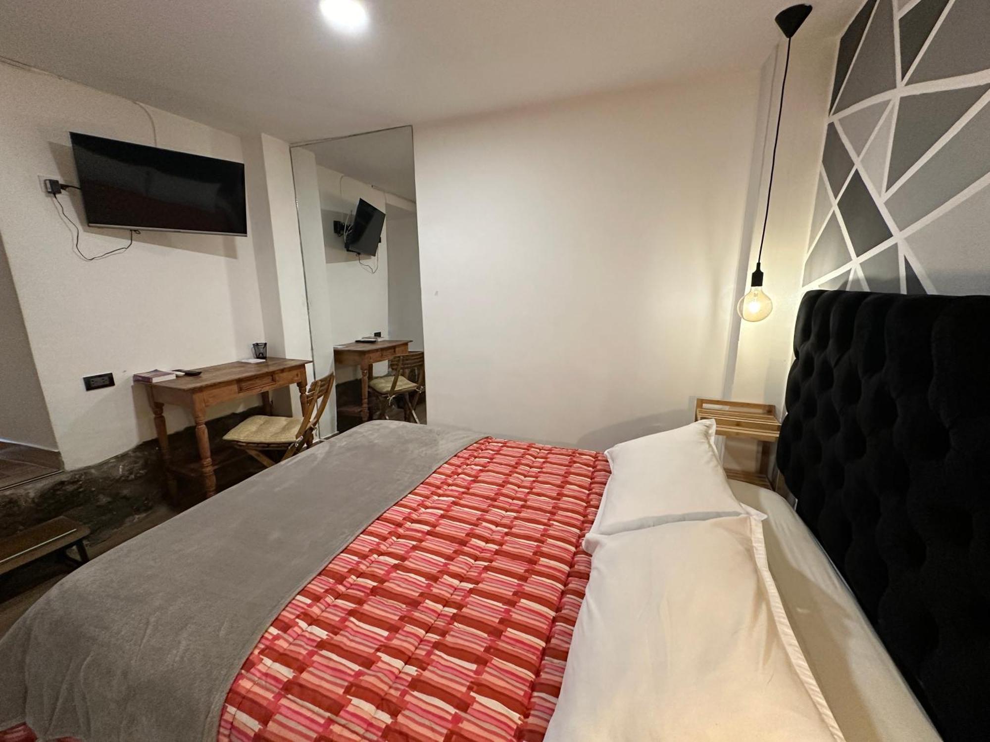 Blacky Hostel And Apartments (Adults Only) Куско Екстер'єр фото